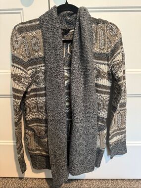 Women’s Patterned Sweater Cardigan - Gray/Beige